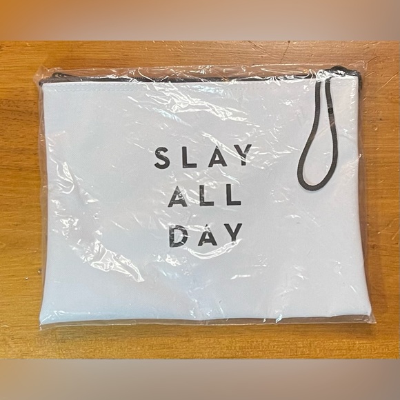 MILLY Slay All Day ZIP POUCH Water Resistant Beach Bag FabFitFun BRAND NEW - Picture 1 of 2